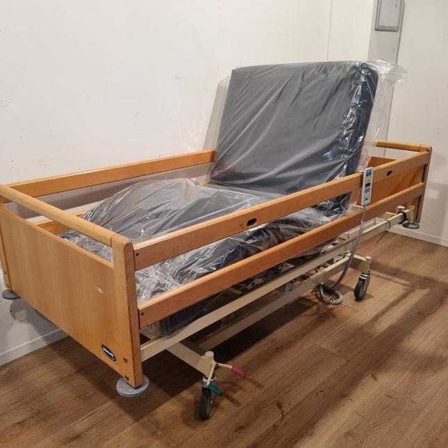 Invacare SB 750 #80C Elektrisch Hoog Laag Demontabel Thuiszorg-bed